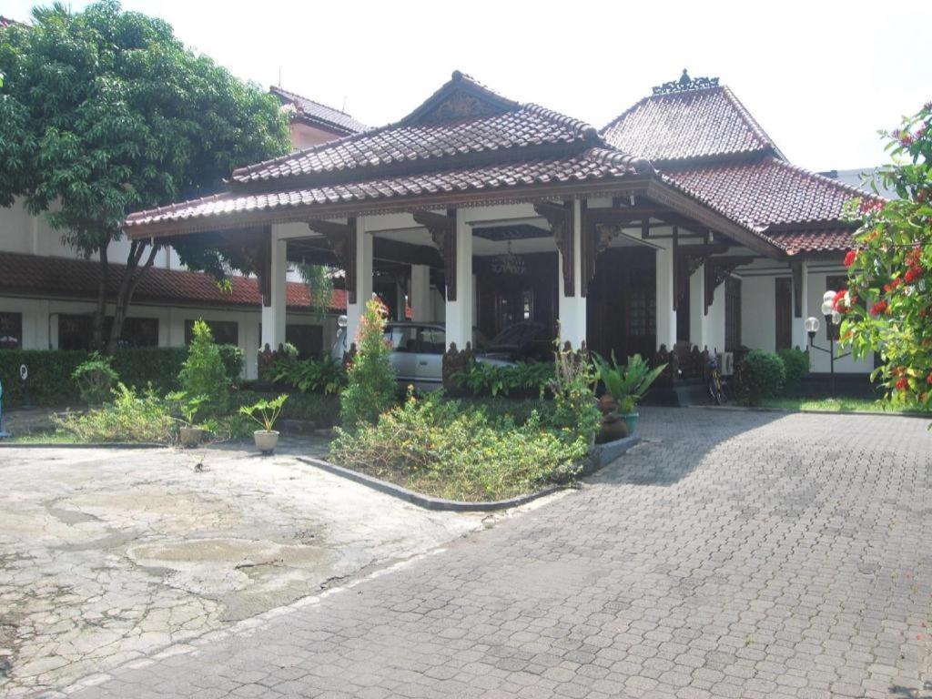 Sadinah Sahid Josodipuro Hotel Colomadu Exterior foto