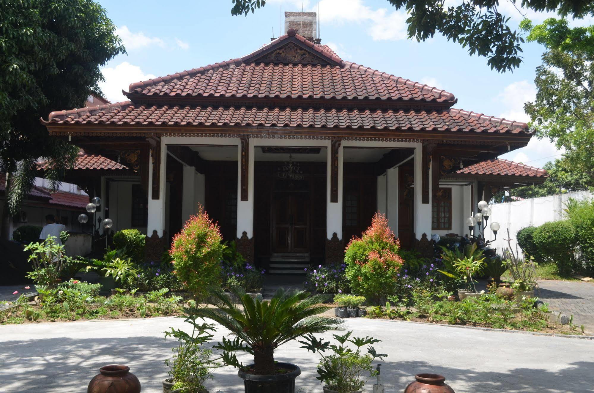 Sadinah Sahid Josodipuro Hotel Colomadu Exterior foto