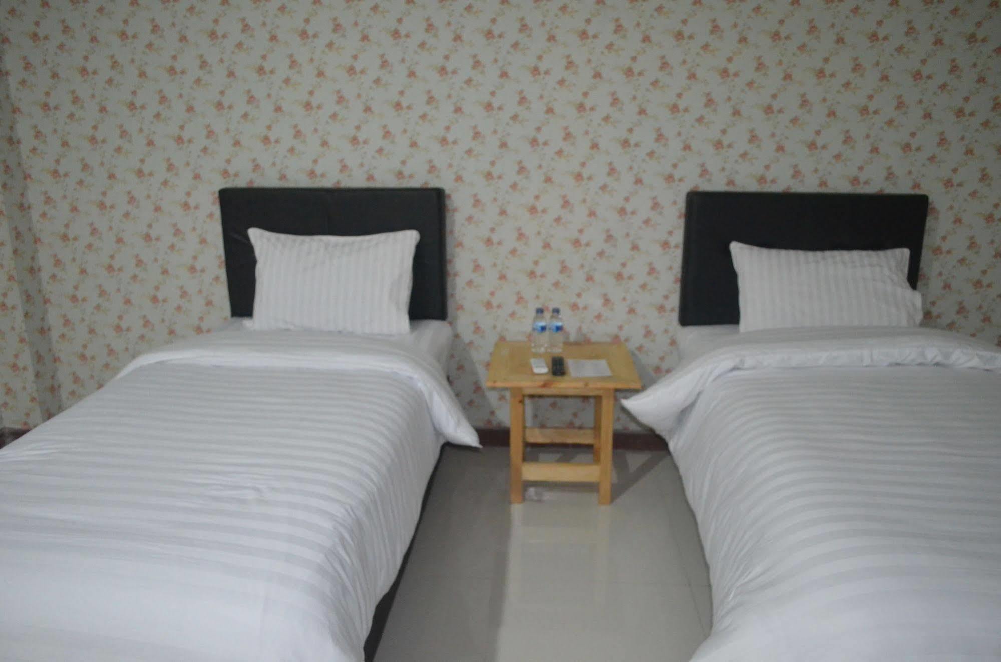 Sadinah Sahid Josodipuro Hotel Colomadu Exterior foto